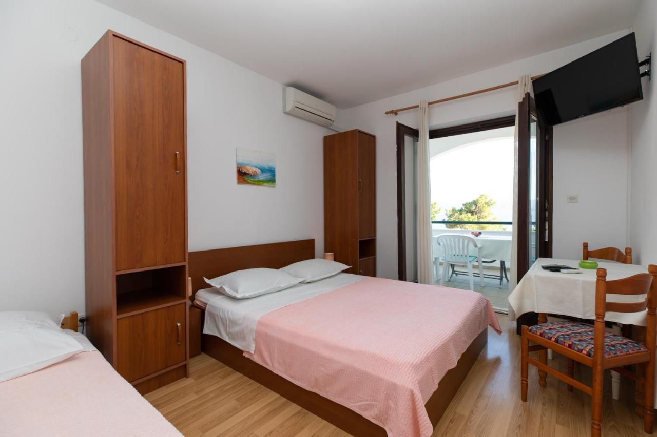 Apartments By The Sea Medici, Omis - 1046 Mimice Bagian luar foto